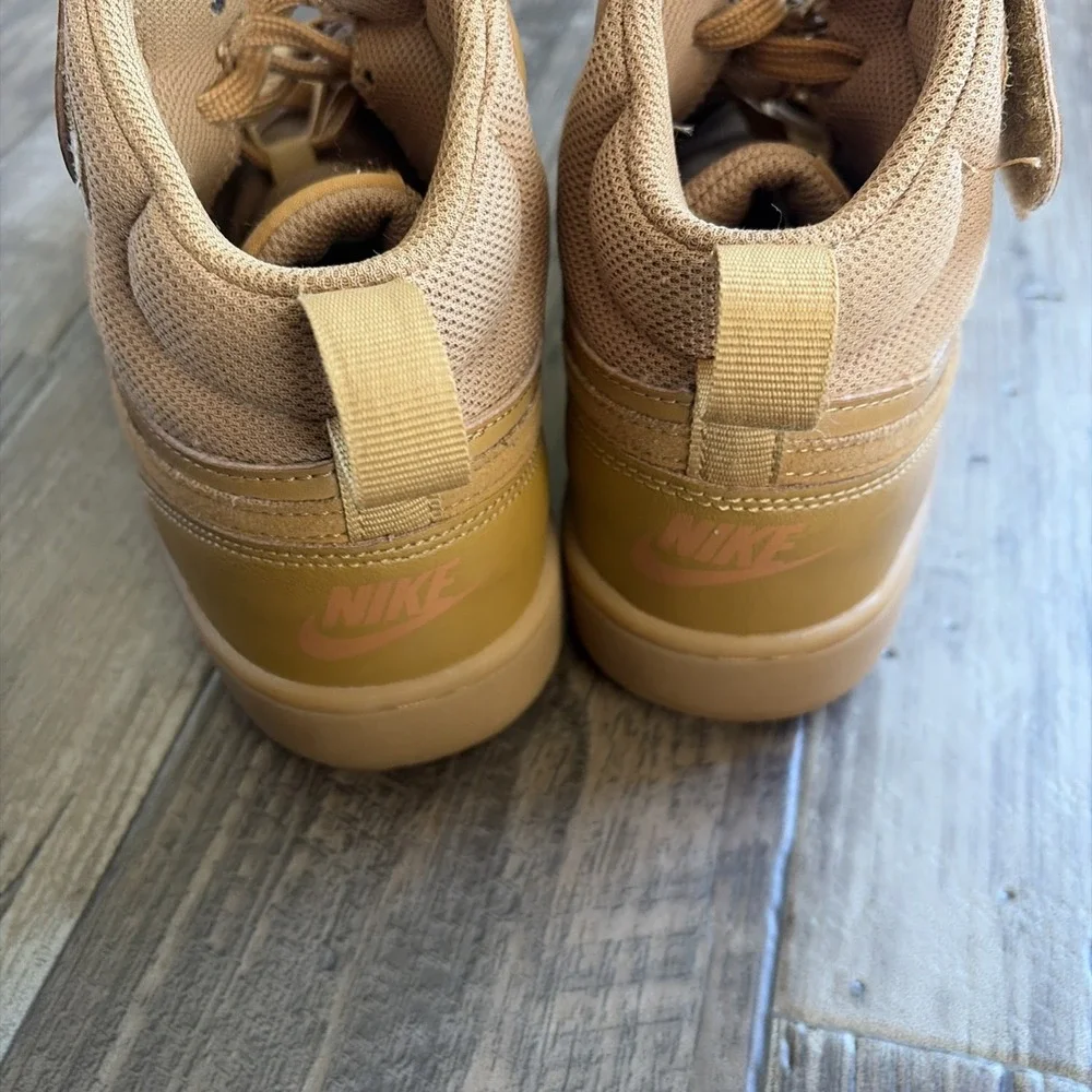 Nike Boys Court Borough Mid Wheat‎ Tennis Shoes Athletic Brown Camel  Size 7 Y